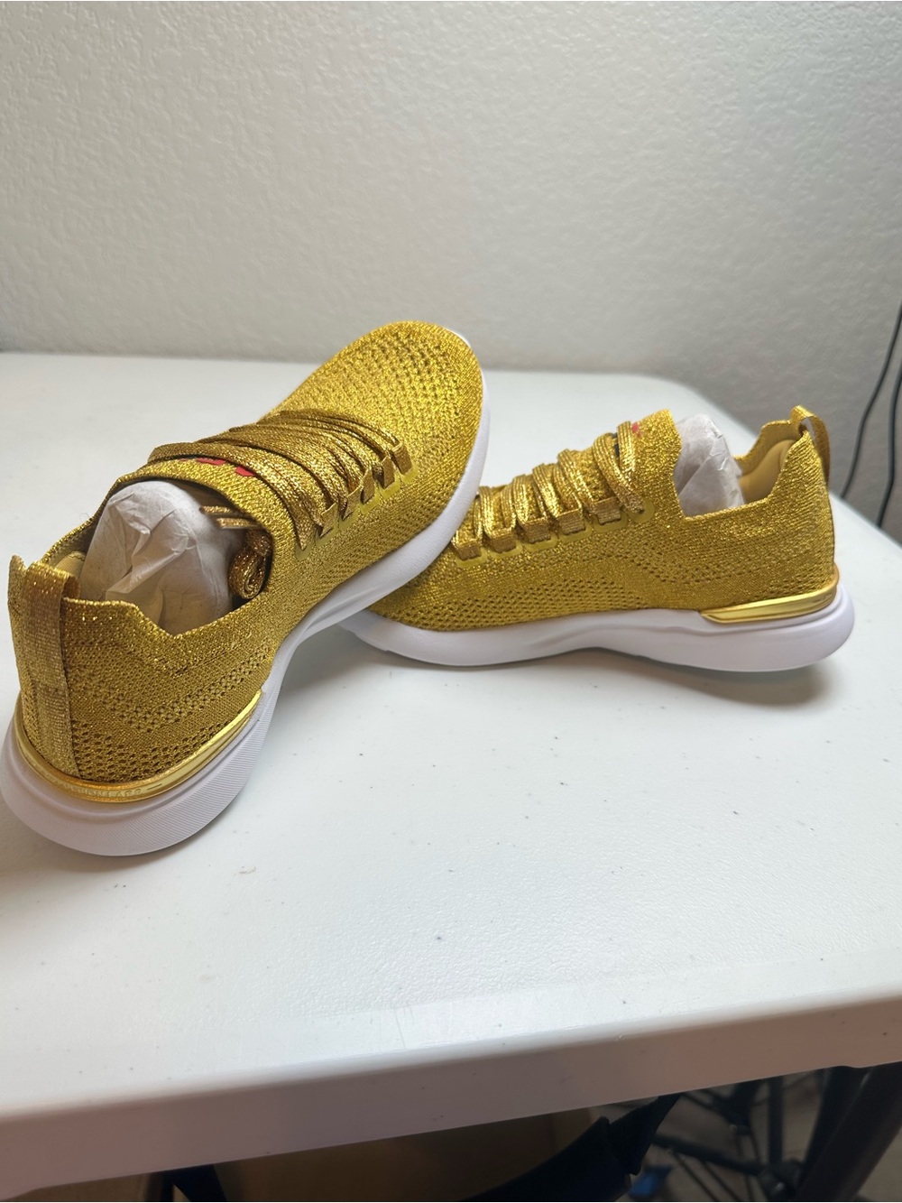 Nib Apl Women’s Techloom Breeze 24k Metallic Gold Athletic Shoe Sneaker - Size 5 — image 6 of 8